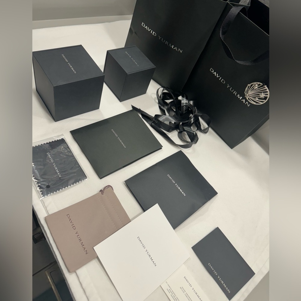 David Yurman 2 bags, 2 boxes, ribbons and etc